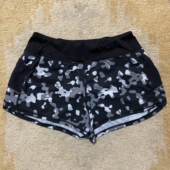 Athleta Ready Set Go Shorts - Picture 1 of 3